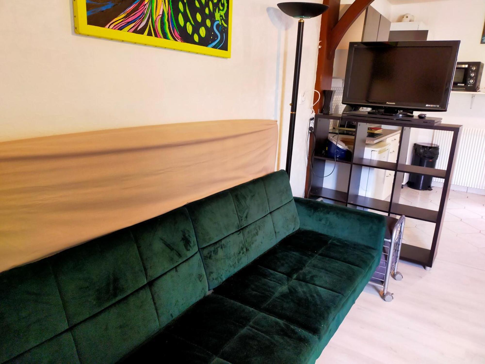 Studio En Rdc Avec Balcon Centre Vitre Exteriér fotografie