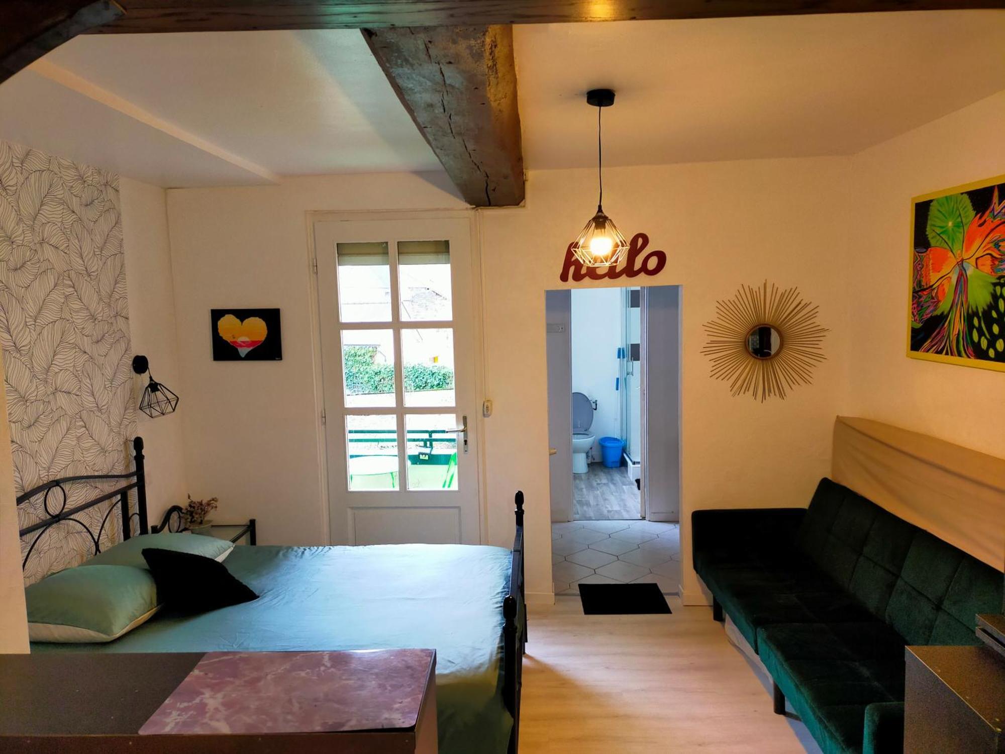 Studio En Rdc Avec Balcon Centre Vitre Exteriér fotografie
